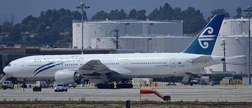 Air New Zealand Boeing 777-219ER ZK-OKE, August 20, 2013